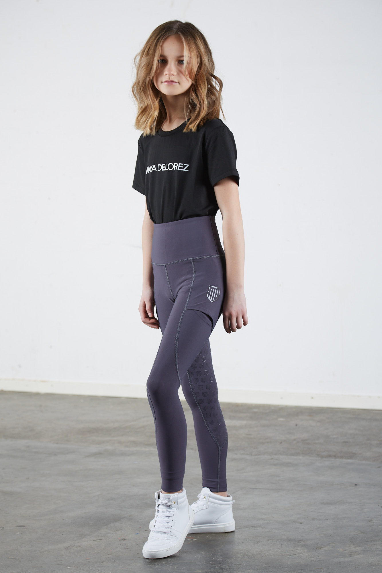 Yosh qizlar bilan jinsiy aloqa videolarini tomosha qiling